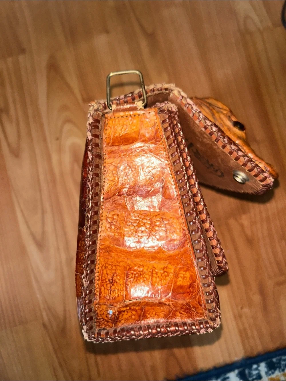 GENUINE ALLIGATOR MADE IN CUBA STAMPED PURSE. 1950’s..as in pic missing skin
